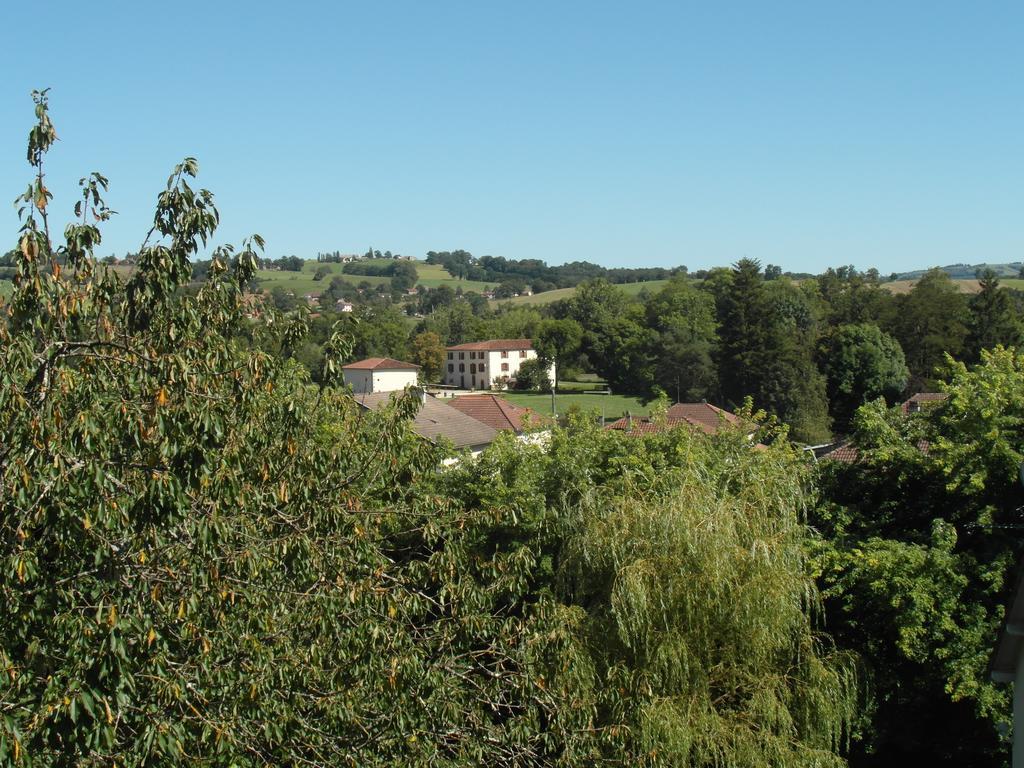 Hotel Restaurant Le Perigord Maurs Bagian luar foto