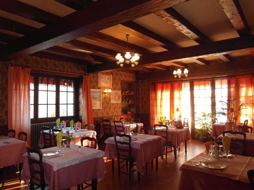 Hotel Restaurant Le Perigord Maurs Bagian luar foto