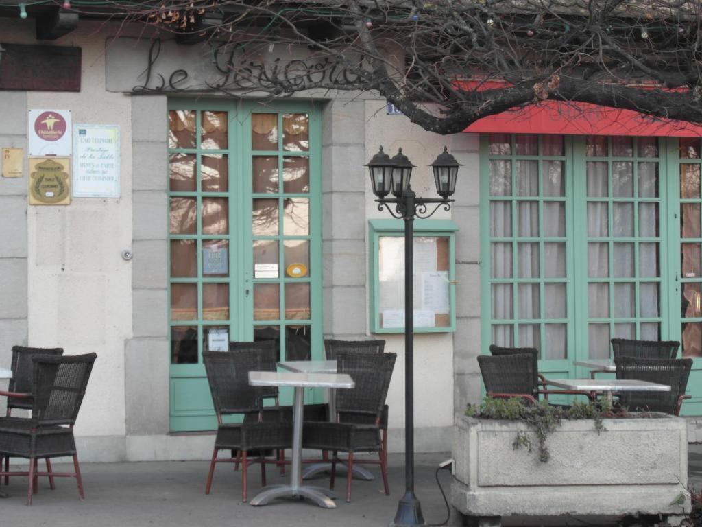 Hotel Restaurant Le Perigord Maurs Bagian luar foto