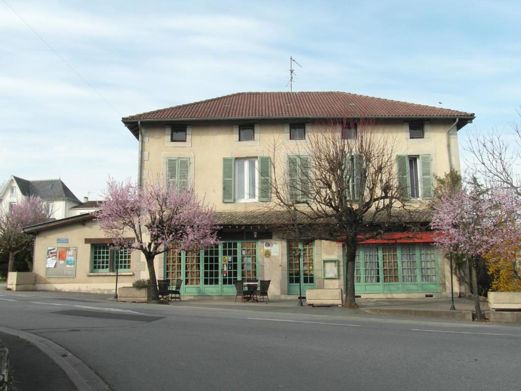 Hotel Restaurant Le Perigord Maurs Bagian luar foto